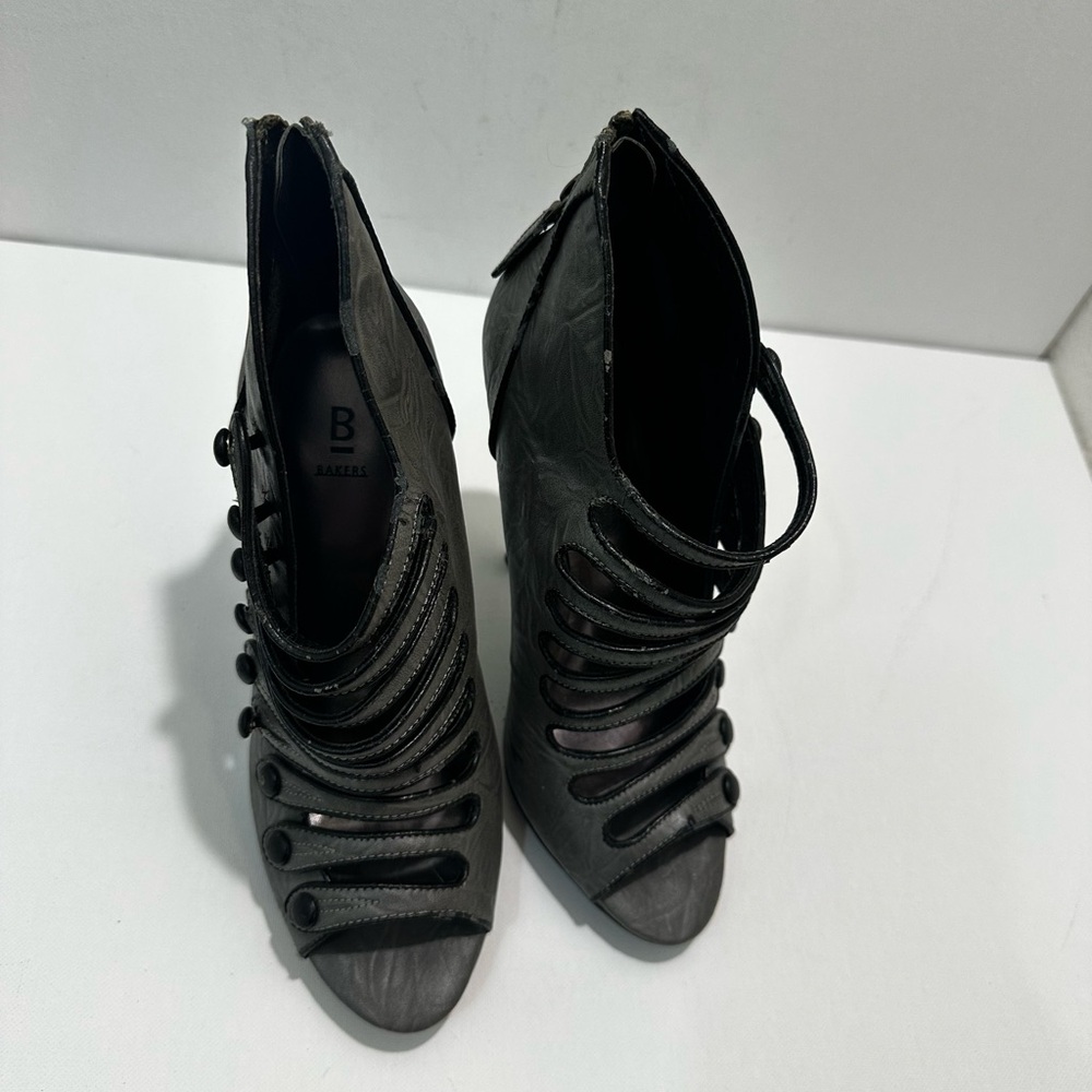 Bakers Black Open Toe Stiletto Heels – Strappy Button Detail – Size 7.5